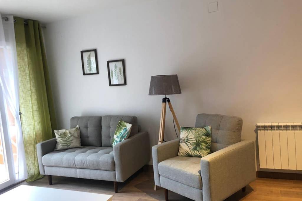 Luminoso Y Acogedor Alojamiento En Sort Apartment Екстериор снимка