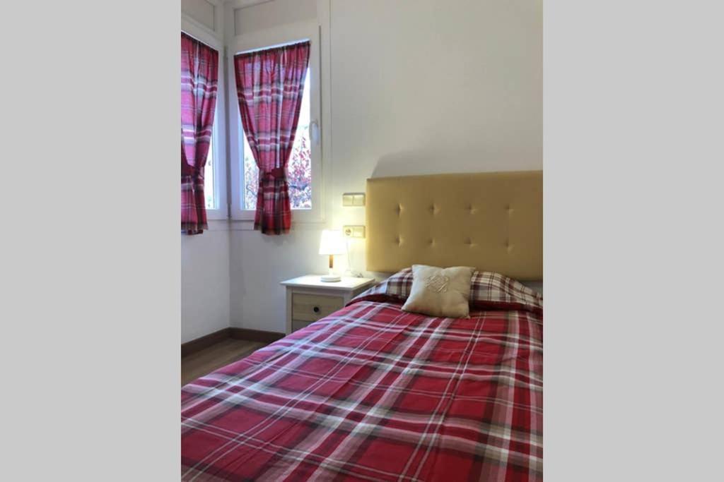Luminoso Y Acogedor Alojamiento En Sort Apartment Екстериор снимка