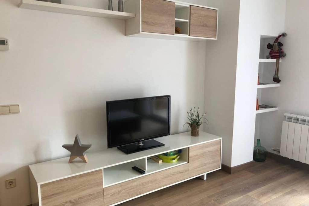 Luminoso Y Acogedor Alojamiento En Sort Apartment Екстериор снимка